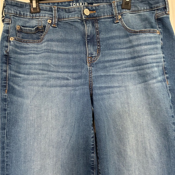 Torrid Perfect Wide Leg Vintage Stretch Denim Blue Jeans Women’s 12R - Picture 5 of 11